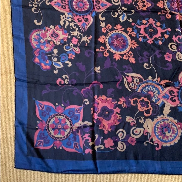 Loro Piana floral shawl - Picture 5 of 8